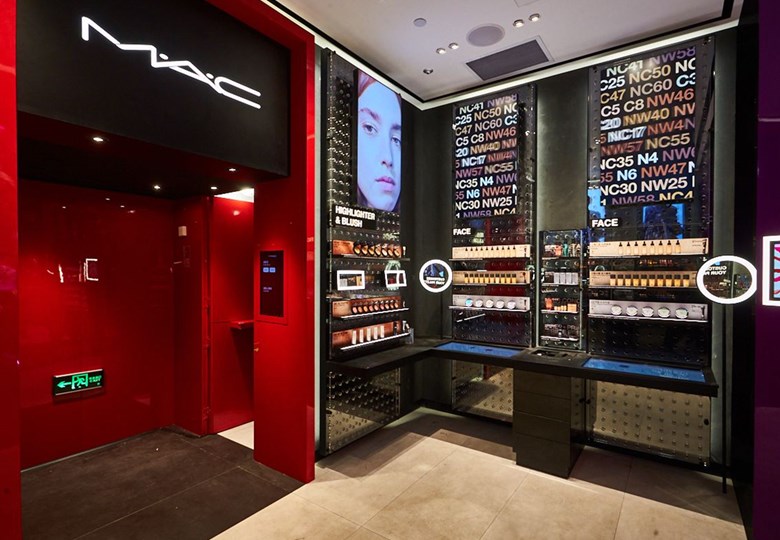 从美宝莲到M·A·C，线上彩妆霸主易位意味着什么丨彩妆必修课⑤